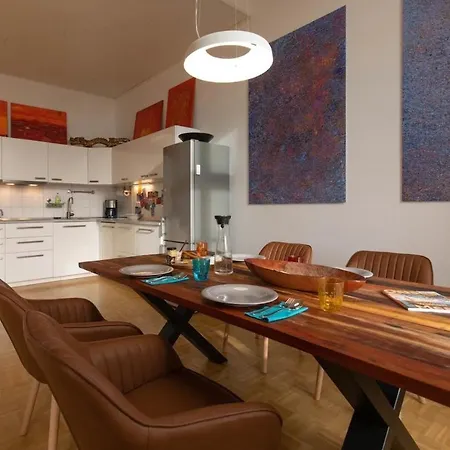 Grandiose Altbauwohnung Mitten Im Zentrum Schwerins
